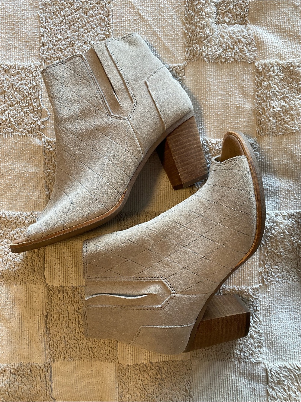 Toms Beige Suede Block Heel Ankle Boots 8W